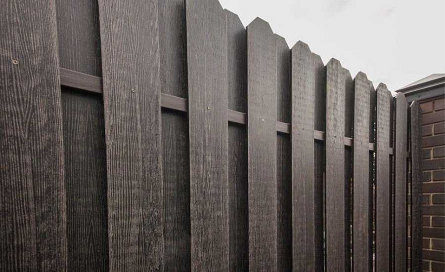 Забор №56 - широкий шахматный из ДПК